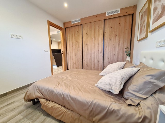 Apartamento con 3 Dormitorios  en Estepona