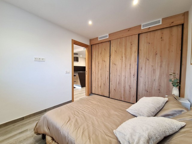 Apartamento con 3 Dormitorios  en Estepona