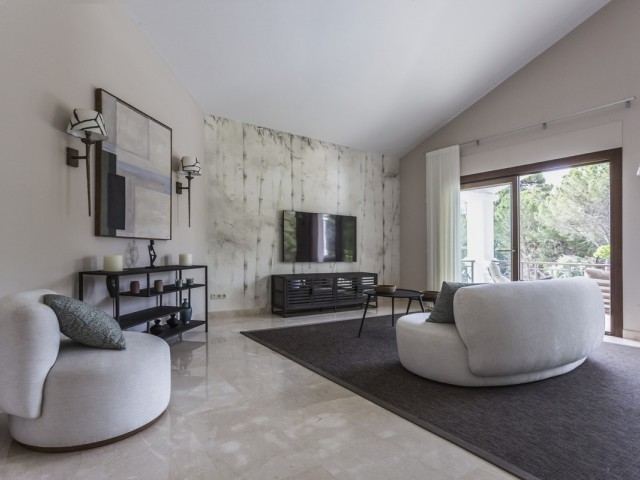 Villa con 7 Dormitorios  en El Madroñal