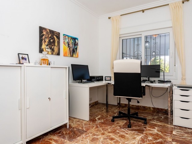 Villa con 4 Dormitorios  en Torrenueva