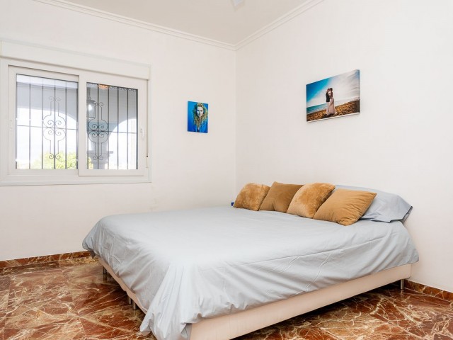 Villa con 4 Dormitorios  en Torrenueva
