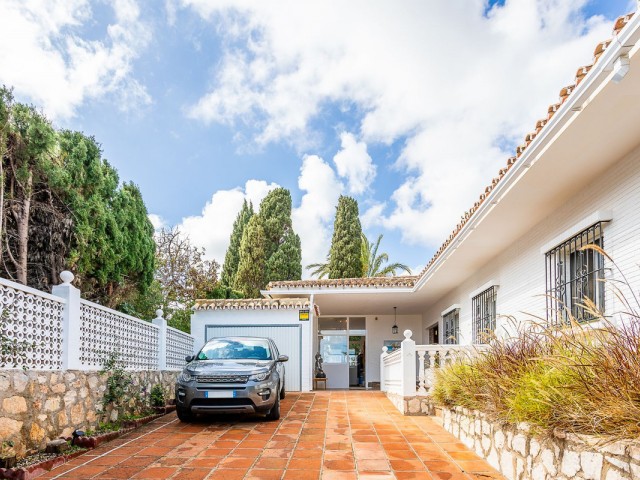 Villa con 4 Dormitorios  en Torrenueva