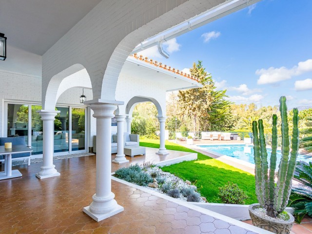 Villa con 4 Dormitorios  en Torrenueva