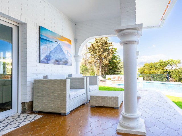 Villa con 4 Dormitorios  en Torrenueva