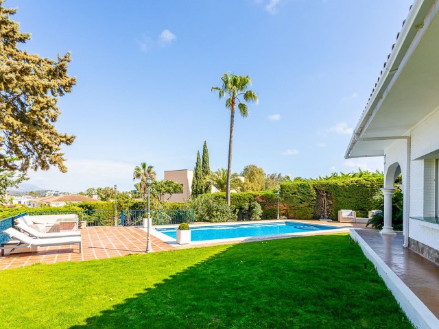 Villa con 4 Dormitorios  en Torrenueva
