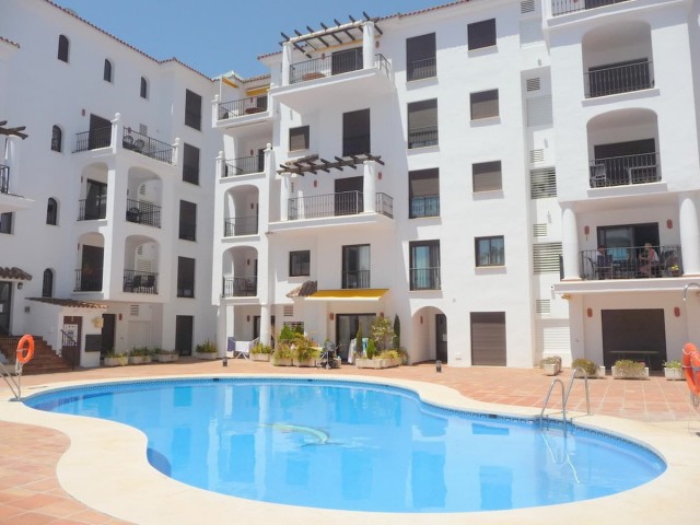 2 Bedrooms Apartment in La Duquesa