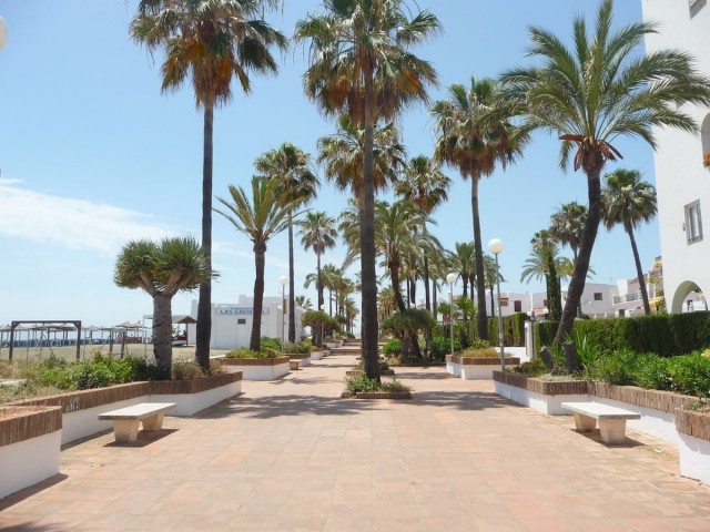 2 Bedrooms Apartment in La Duquesa
