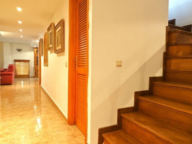 Apartamento con 2 Dormitorios  en Benalmadena Costa