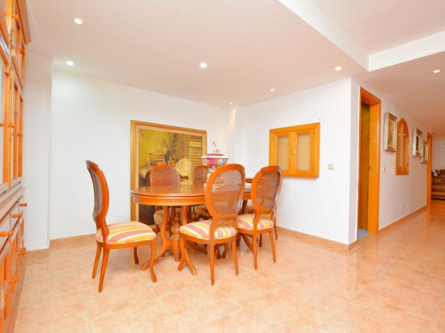 Apartamento con 2 Dormitorios  en Benalmadena Costa