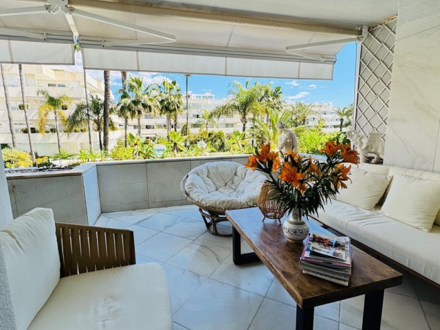 3 Bedrooms Apartment in Puerto Banús