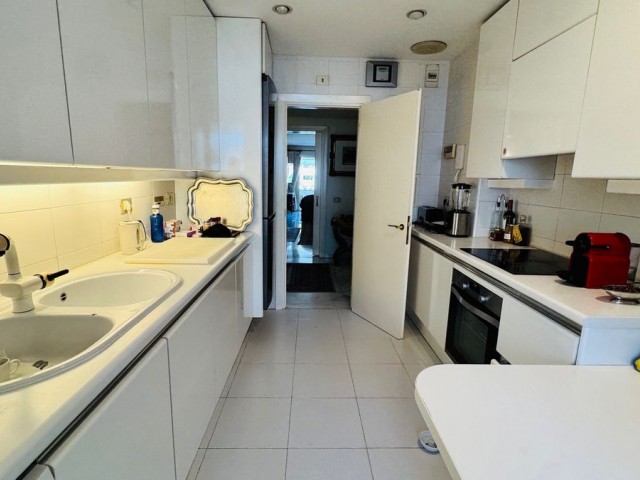 3 Bedrooms Apartment in Puerto Banús