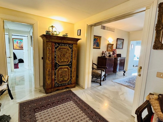 3 Bedrooms Apartment in Puerto Banús