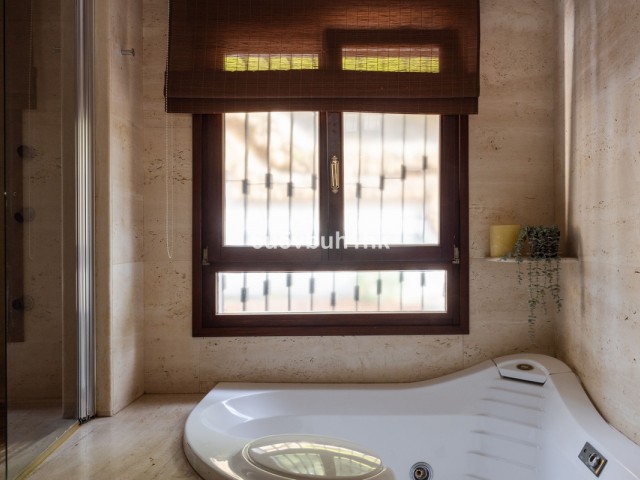 6 Bedrooms Villa in Málaga
