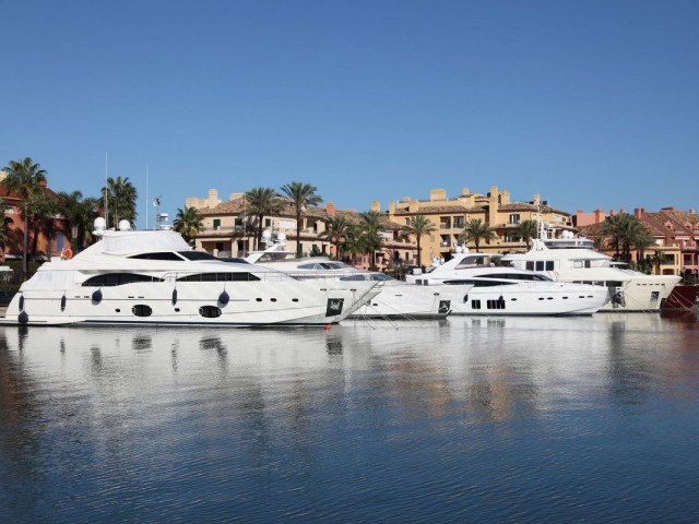 Commercieel in Sotogrande Costa