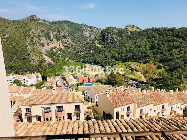 4 Soveroms Rekkehus i Benahavís