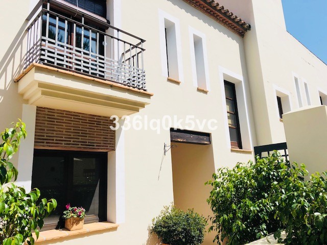 4 Soveroms Rekkehus i Benahavís