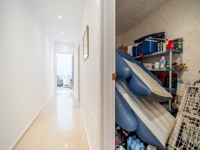 Villa avec 4 Chambres  à Istán