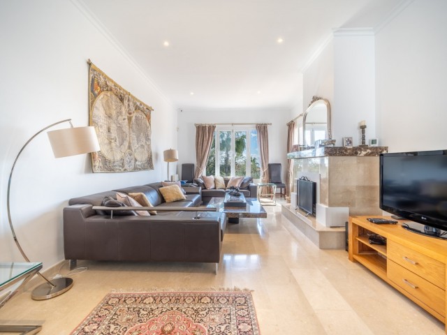 4 Schlafzimmer Villa in Istán
