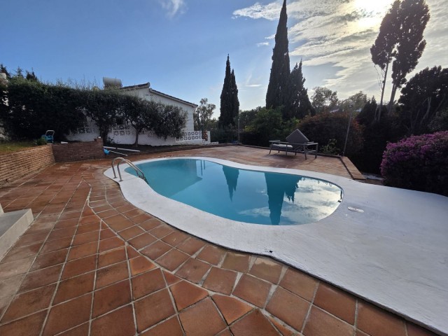 Villa con 5 Dormitorios  en Campo Mijas