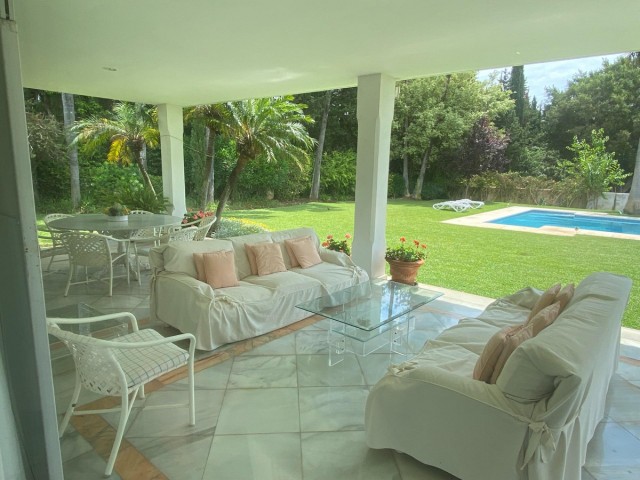 8 Schlafzimmer Villa in Guadalmina Baja