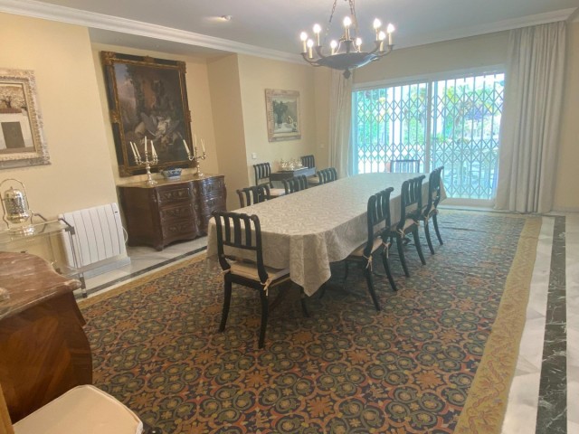 8 Schlafzimmer Villa in Guadalmina Baja