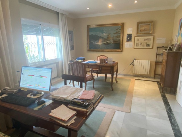 8 Schlafzimmer Villa in Guadalmina Baja