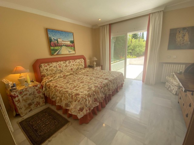 8 Schlafzimmer Villa in Guadalmina Baja