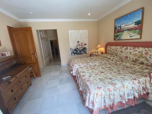 8 Schlafzimmer Villa in Guadalmina Baja