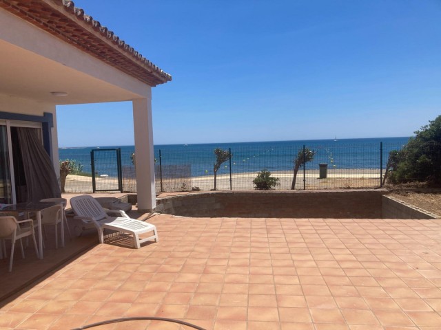 Adosado con 5 Dormitorios  en Estepona