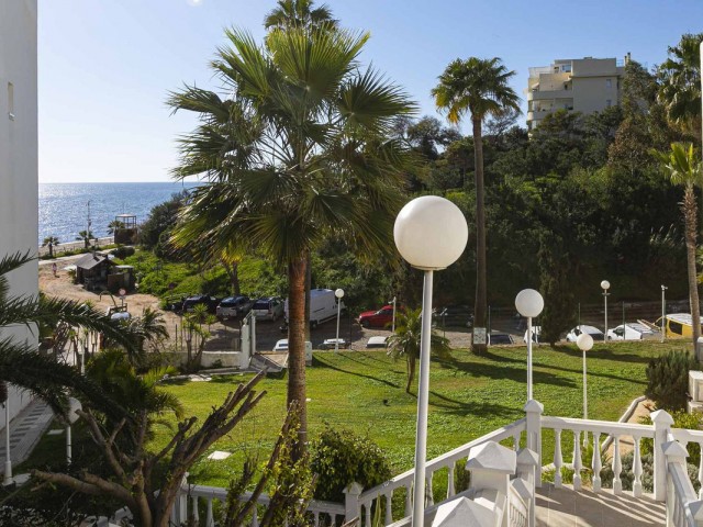 2 Bedrooms Apartment in Calahonda