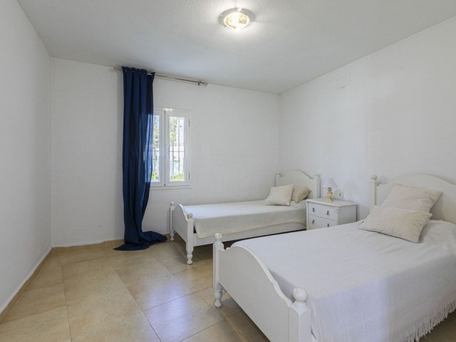 2 Bedrooms Apartment in Calahonda