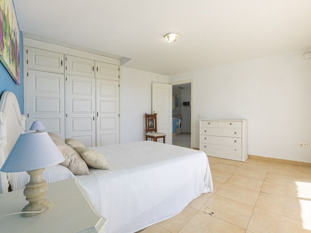 2 Bedrooms Apartment in Calahonda