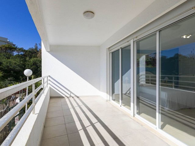 2 Bedrooms Apartment in Calahonda