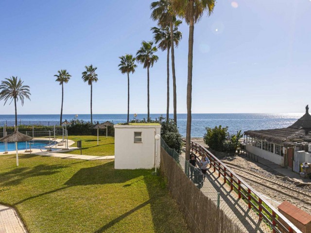 2 Bedrooms Apartment in Calahonda