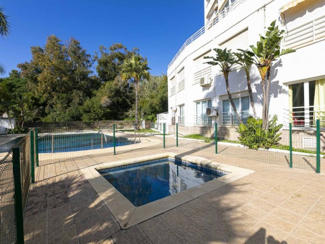 2 Bedrooms Apartment in Calahonda