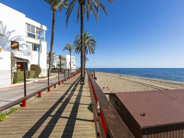 2 Bedrooms Apartment in Calahonda