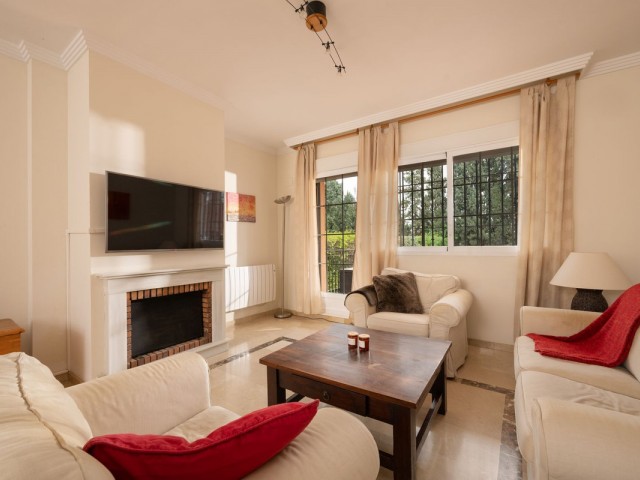 5 Bedrooms Villa in Elviria
