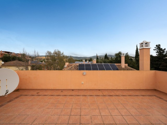 5 Bedrooms Villa in Elviria