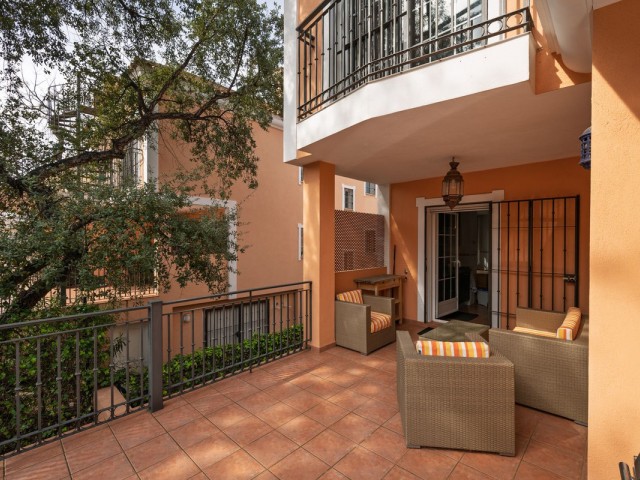 5 Bedrooms Villa in Elviria