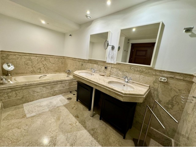 3 Bedrooms Apartment in San Pedro de Alcántara