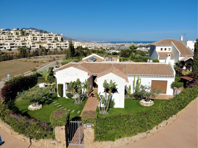 Villa con 3 Dormitorios  en Cerros del Aguila