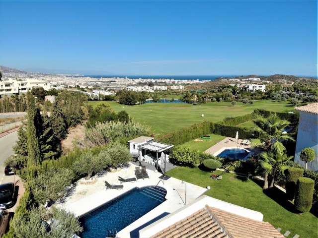 Villa con 3 Dormitorios  en Cerros del Aguila