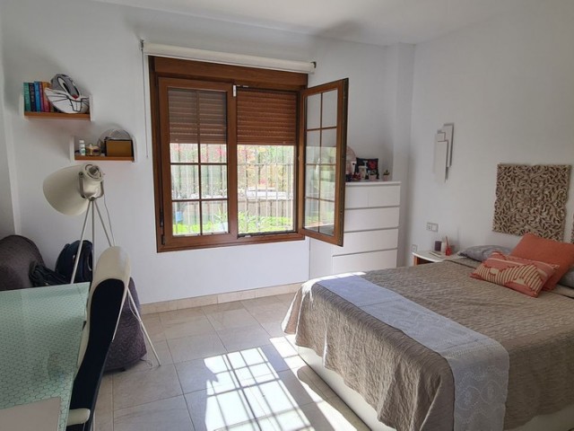 Villa con 3 Dormitorios  en Cerros del Aguila
