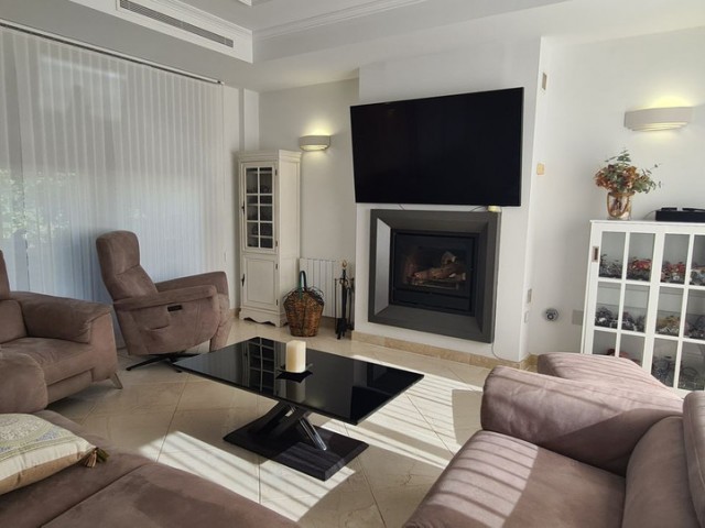 3 Makuuhuoneen Huvila Cerros del Aguila