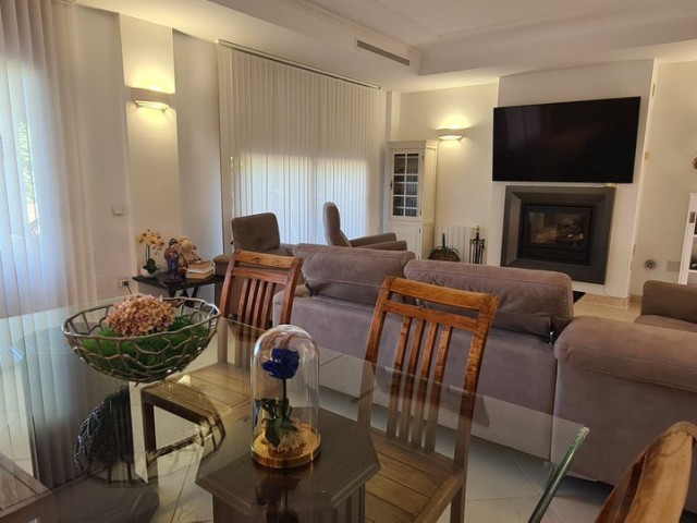 3 Makuuhuoneen Huvila Cerros del Aguila