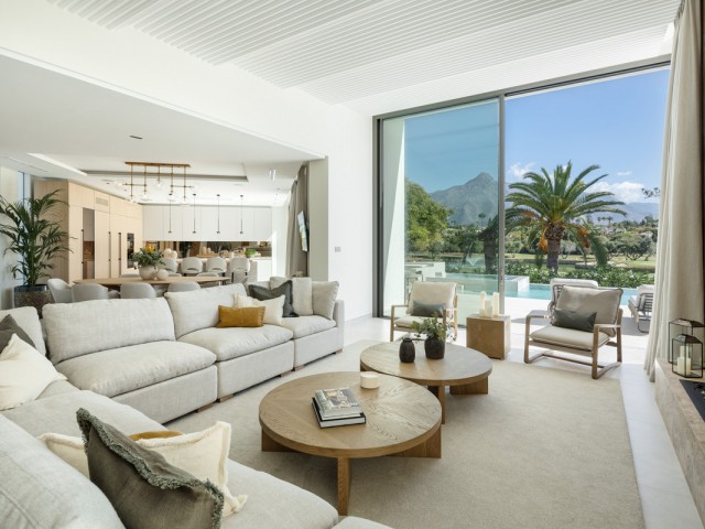 5 Bedrooms Villa in Nueva Andalucía