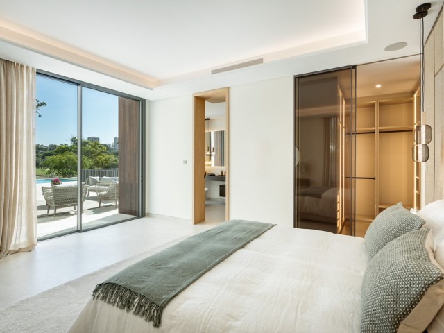 5 Bedrooms Villa in Nueva Andalucía