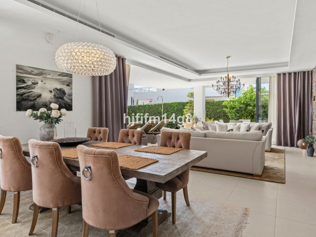 5 Bedrooms Villa in San Pedro de Alcántara