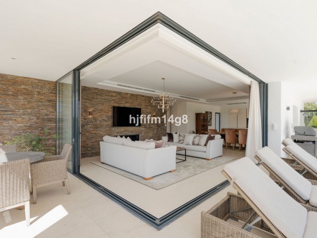 5 Bedrooms Villa in San Pedro de Alcántara