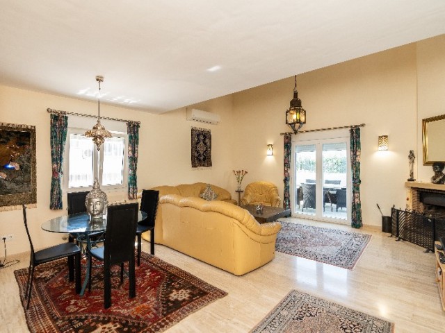 Villa avec 3 Chambres  à Marbesa